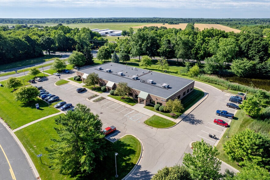 3980 Ranchero Dr, Ann Arbor, MI à vendre - Photo de l’immeuble – Image 3 sur 5