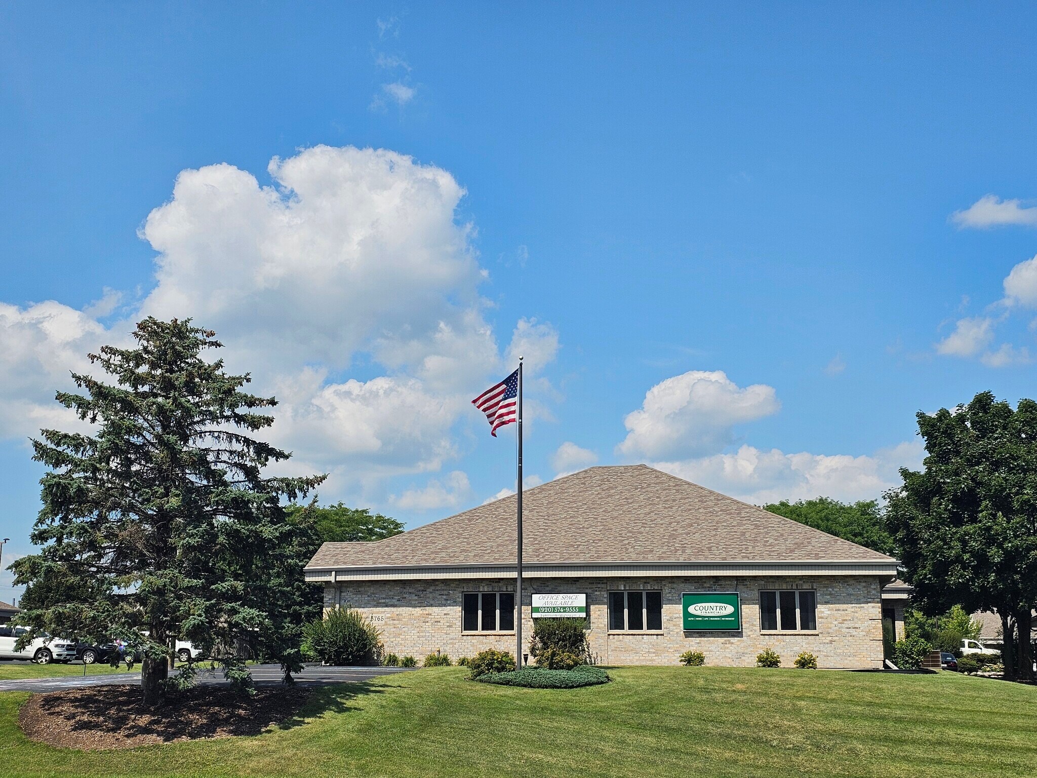 5793 W Grande Market Dr, Appleton, WI à louer Photo de l’immeuble– Image 1 sur 9