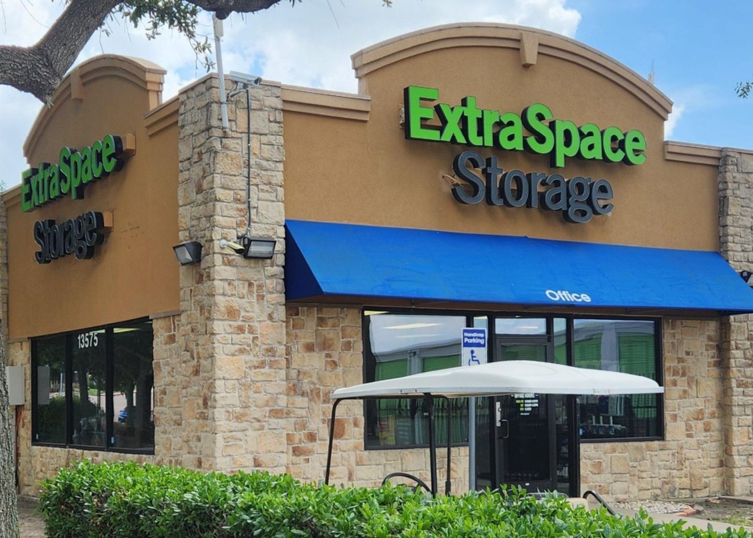 13575 Goldmark Dr, Dallas, TX à louer Photo principale– Image 1 sur 6