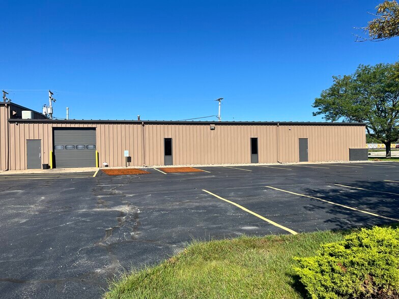 6319 Discount Dr, Fort Wayne, IN à louer - Photo de l’immeuble – Image 1 sur 6