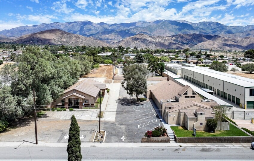 1415 E Ramsey St, Banning, CA à vendre - Photo de l’immeuble – Image 3 sur 106