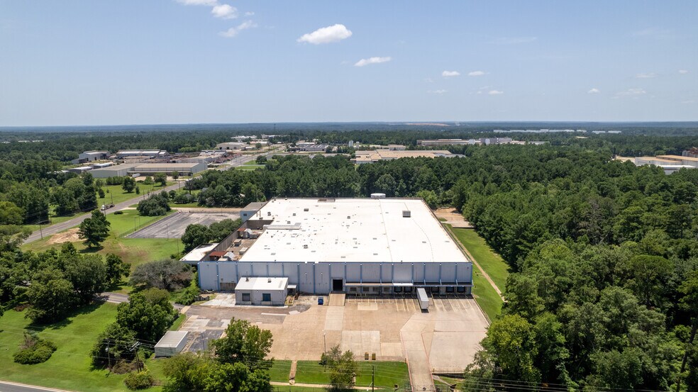 1001 Fisher Rd, Longview, TX à vendre - Photo de l’immeuble – Image 2 sur 5