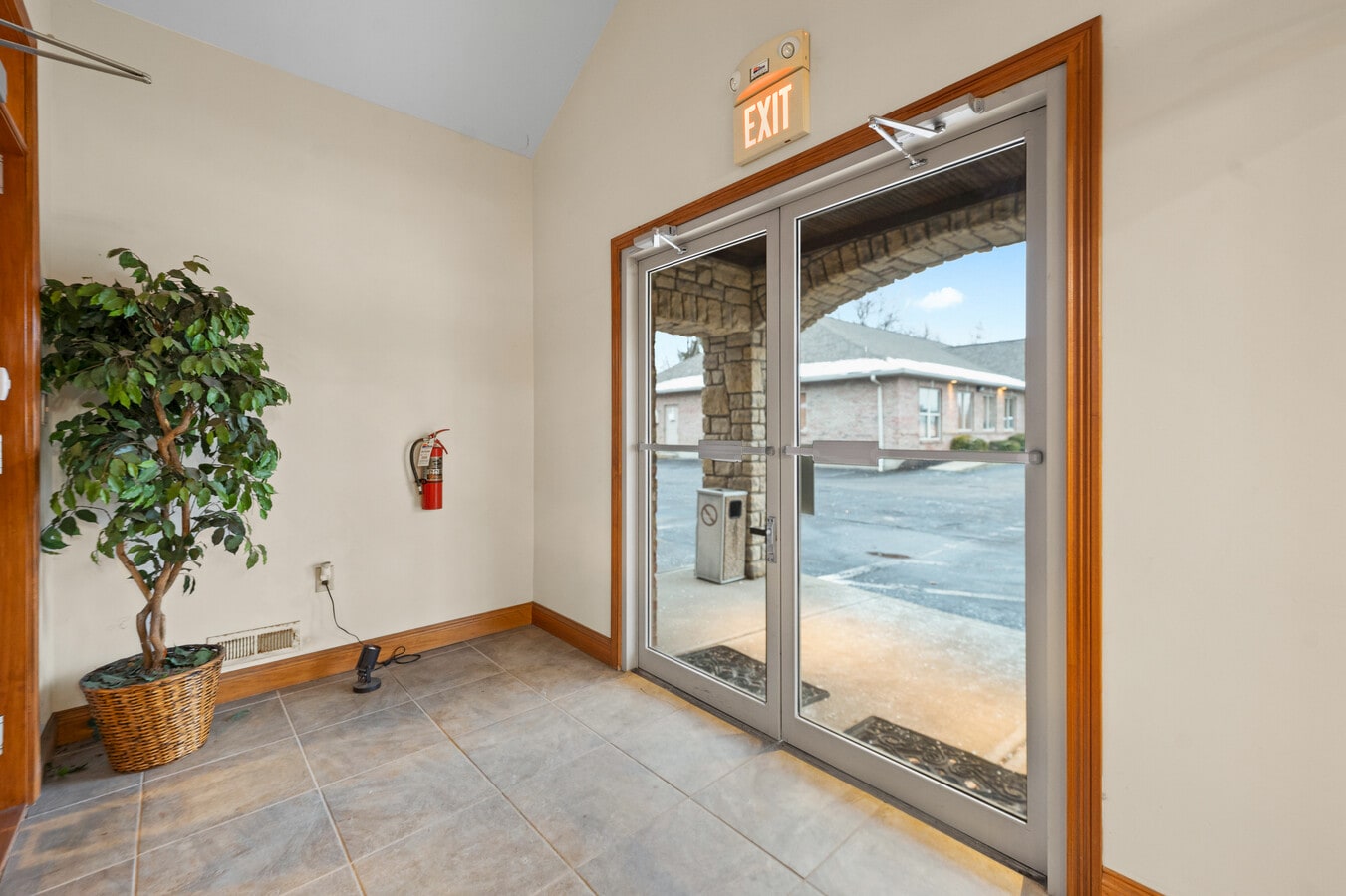 9155 Governors Way, Cincinnati, OH 45249 - Lot B - - Photo intérieure - Image 2 of 21