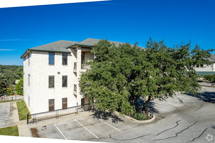 1380 Pantheon Way, San Antonio, TX à louer - Photo de l’immeuble – Image 3 sur 6