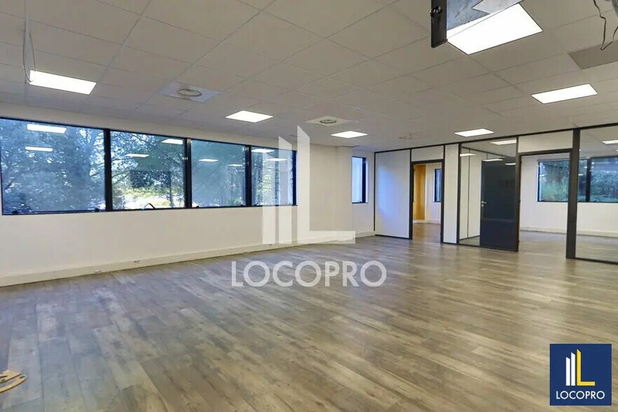 Bureau dans Aix-en-Provence à louer - Photo de l’immeuble – Image 2 sur 7