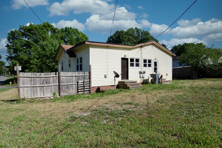 5304 Eaton Cir, Charlotte, NC à vendre - Photo de l’immeuble – Image 3 sur 17