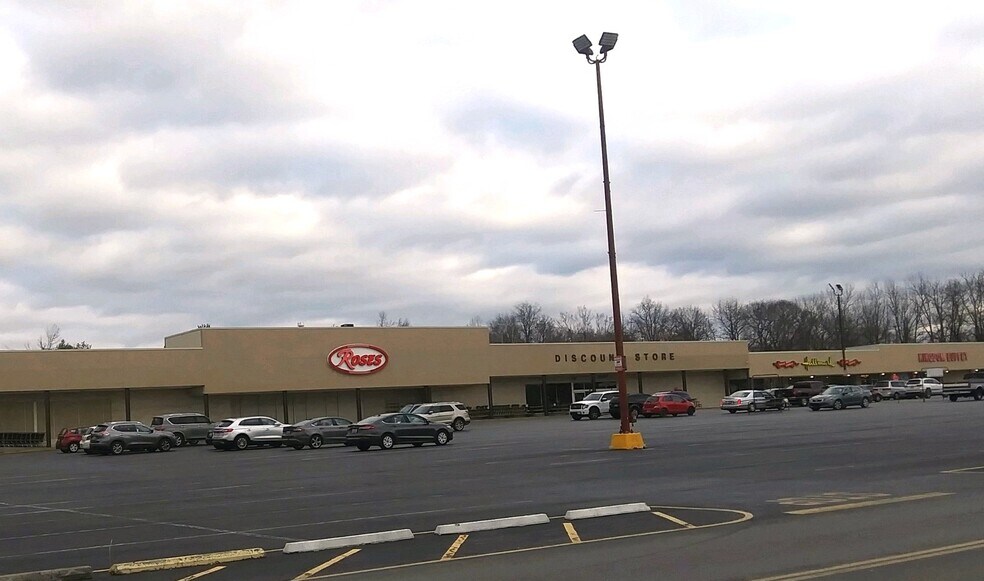 611 W Poplar St, Elizabethtown, KY à louer - Photo de l’immeuble – Image 2 sur 8