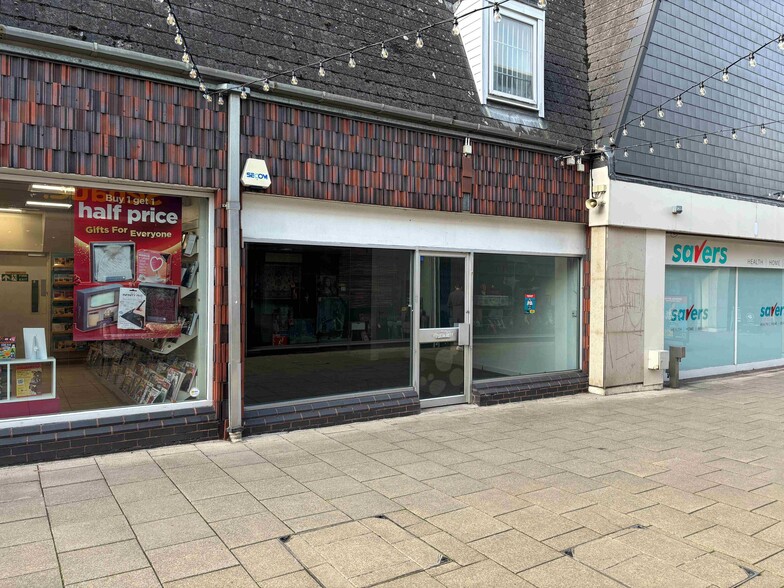 St Andrews Sq, Droitwich à louer - Photo de l’immeuble – Image 2 sur 25
