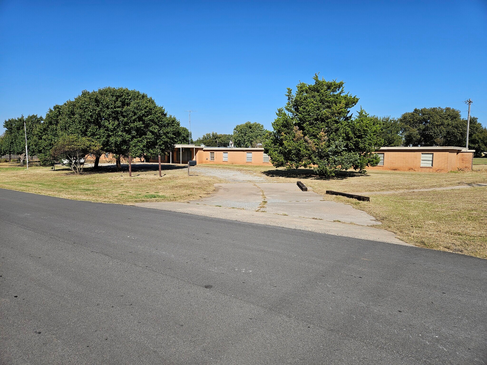215 W 3rd St, Helena, OK à vendre Photo principale– Image 1 sur 15