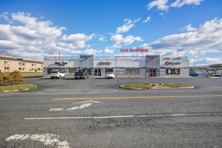 1550 E Market St, Harrisonburg, VA à louer - Photo de l’immeuble – Image 1 sur 24