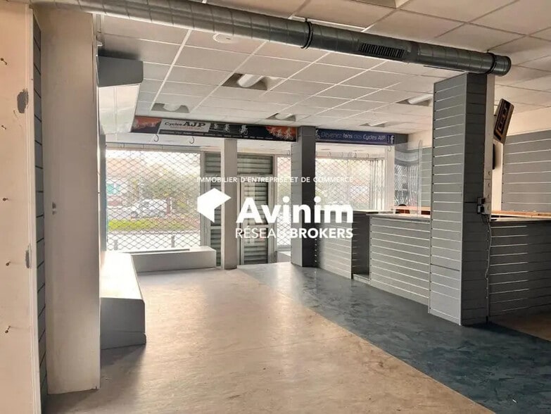 Immeuble residentiel dans Noisy-le-Grand à vendre - Photo intérieure – Image 2 sur 6