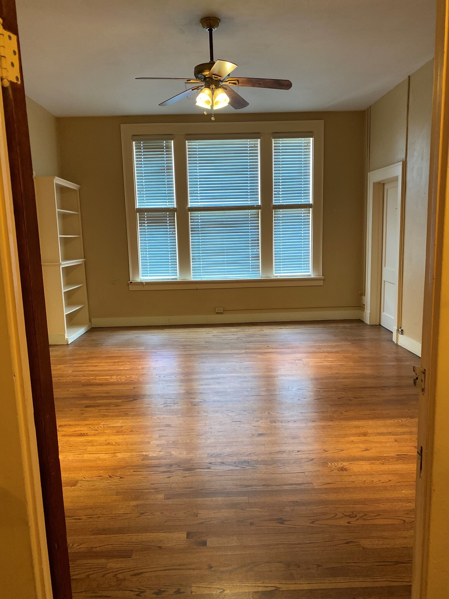 115 E Virginia St, McKinney, TX à louer Photo de l’immeuble– Image 1 sur 4