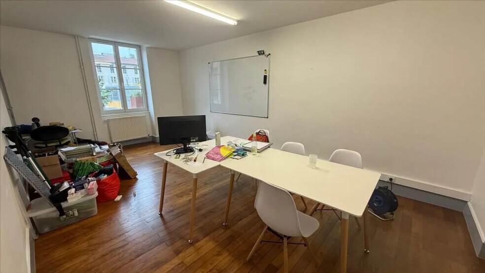Bureau dans Bourg-en-Bresse à louer - Photo de l’immeuble – Image 3 sur 6