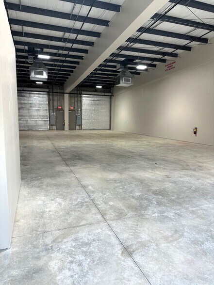 12270 Itec Park Dr, Fort Myers, FL à louer - Photo de l’immeuble – Image 2 sur 7