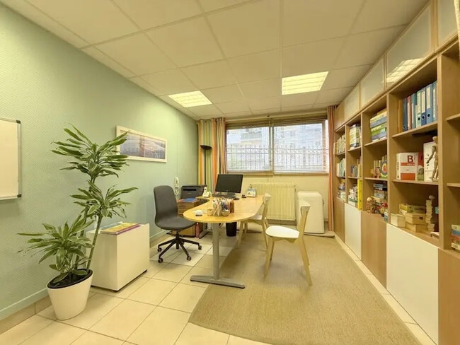 Plus de détails pour Bureau à louer