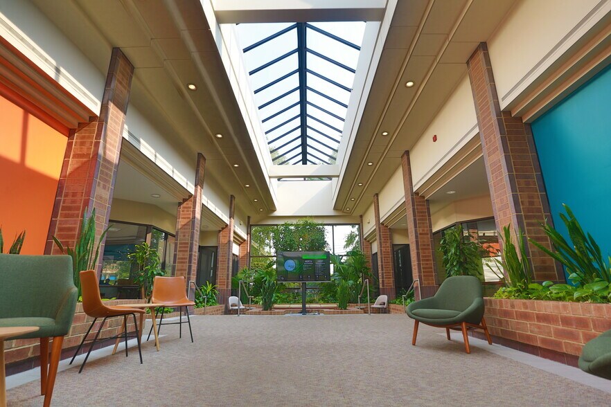 11492 Bluegrass Pky, Louisville, KY à louer - Photo intérieure – Image 3 sur 18