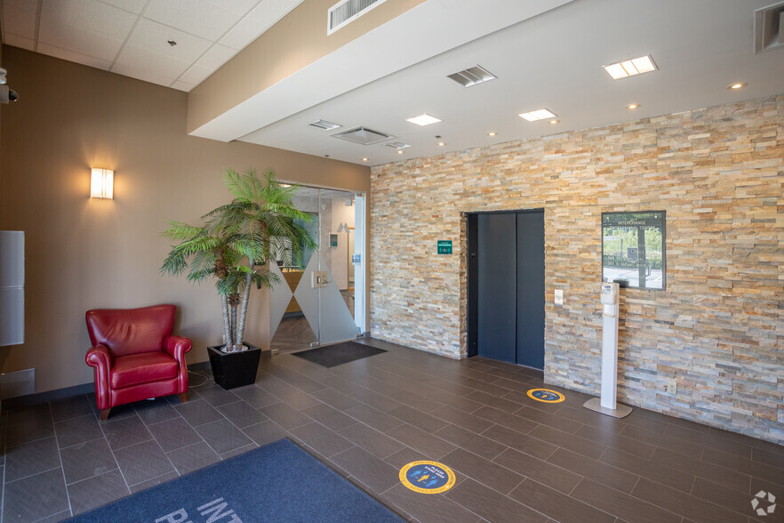 8837 201st St, Langley, BC à louer - Hall d’entrée – Image 2 sur 7