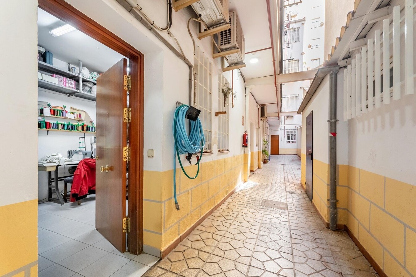 Calle de Ciudad Real, 8, Madrid, MAD 28045 - Lot 1 - - Photo intérieure - Image 2 of 11