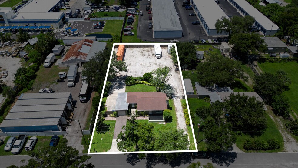 883 Southwind Ln, Largo, FL à vendre - Photo de l’immeuble – Image 1 sur 28