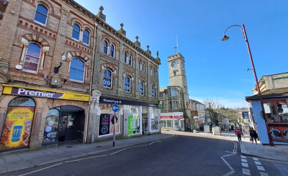 72 Fore St, Redruth à louer - Photo de l’immeuble – Image 1 sur 7