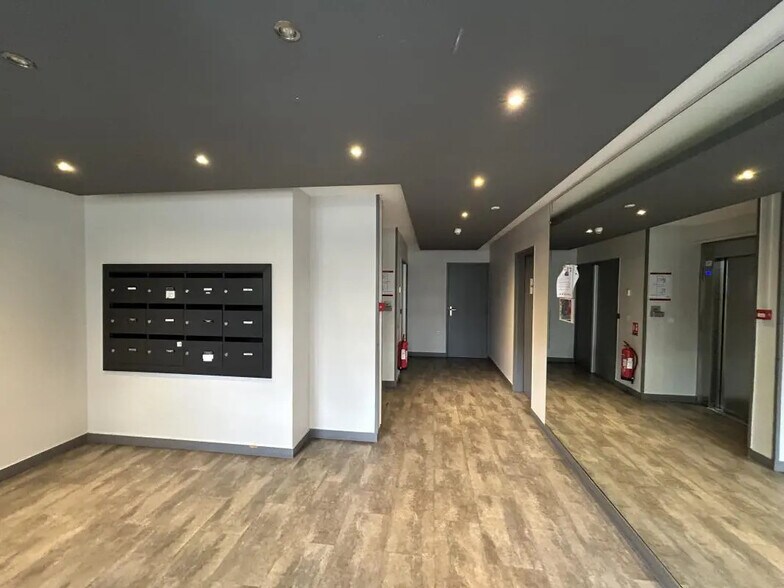 194 Bis Rue Garibaldi, Lyon à louer - Hall d’entrée – Image 2 sur 2