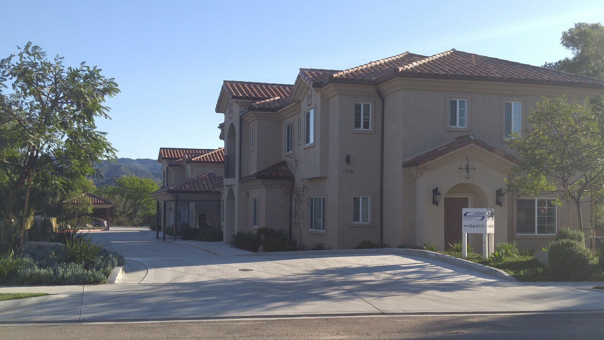 1378-1380 Patricia Ave, Simi Valley, CA à vendre Photo principale– Image 1 sur 31