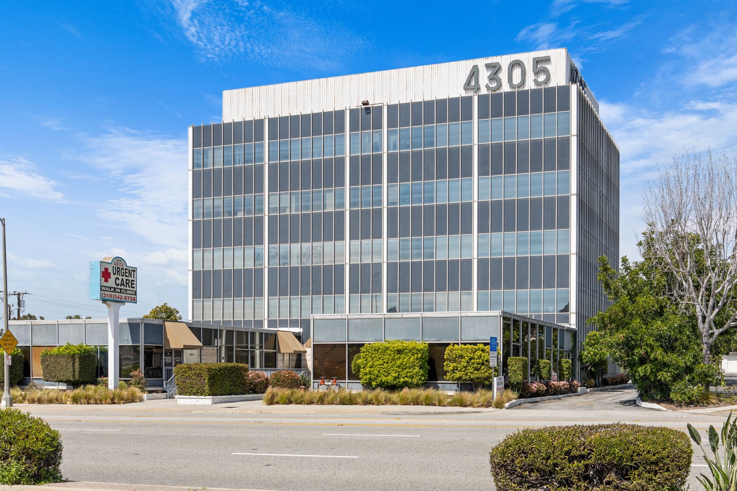 4305 Torrance Blvd, Torrance, CA à vendre Photo de l’immeuble– Image 1 sur 10
