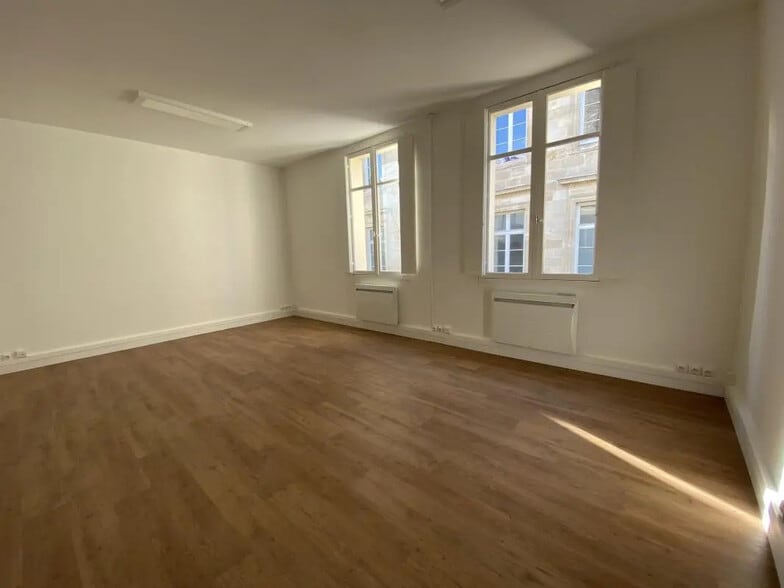 Bureau dans Bordeaux à louer - Photo intérieure – Image 1 sur 5