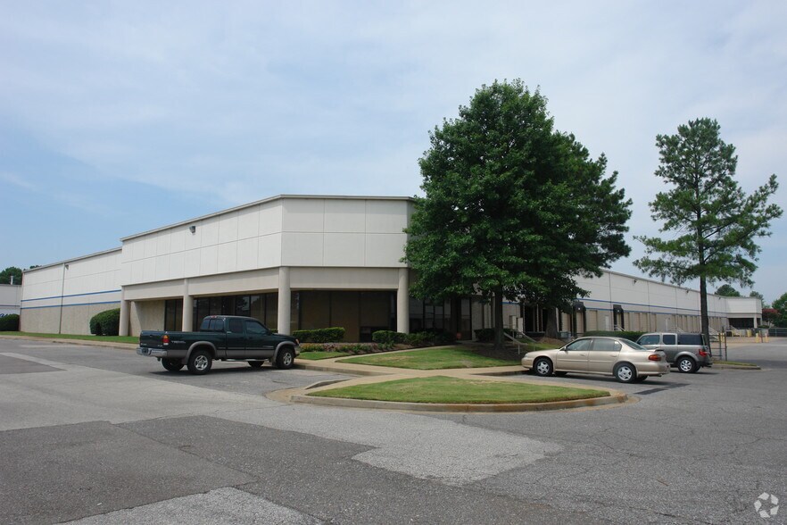 3696 Knight Rd, Memphis, TN à louer - Photo de l’immeuble – Image 2 sur 5