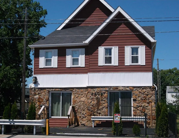 2202 N Illinois St, Indianapolis, IN à louer - Photo de l’immeuble – Image 1 sur 10