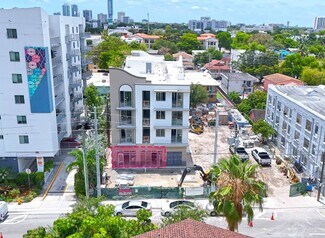 Plus de détails pour 650 SW 1st St, Miami, FL - Local commercial à louer