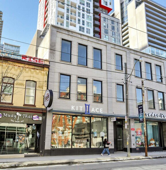327-333 Queen St W, Toronto, ON à louer - Photo de l’immeuble – Image 2 sur 2