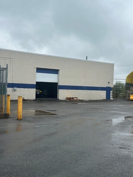 84 Aero Dr, Cheektowaga, NY à louer - Photo de l’immeuble – Image 3 sur 6