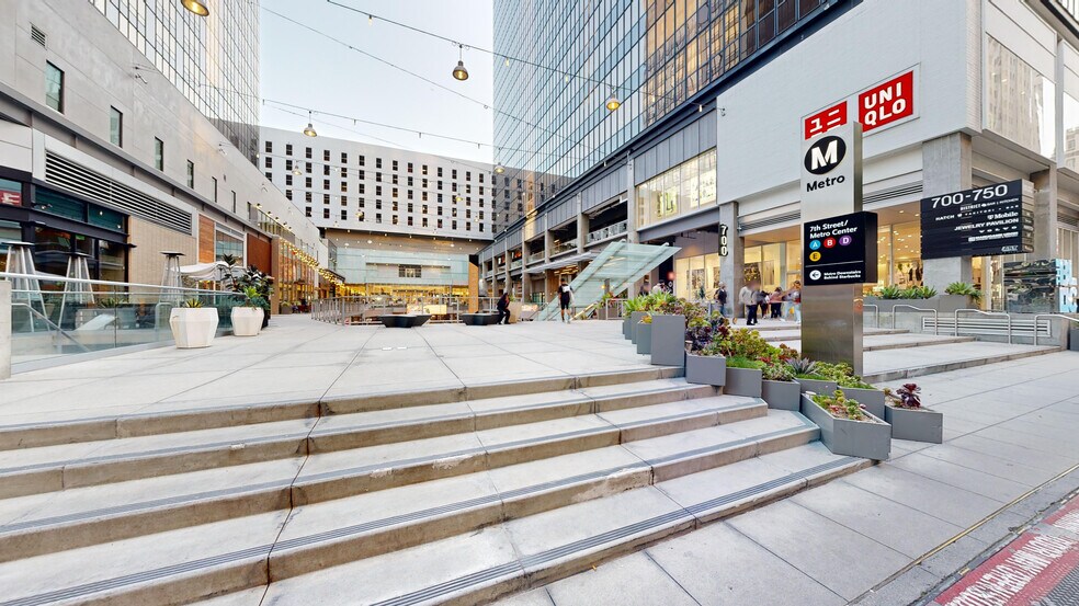700-750 W 7th St, Los Angeles, CA à louer - Photo de l’immeuble – Image 2 sur 8