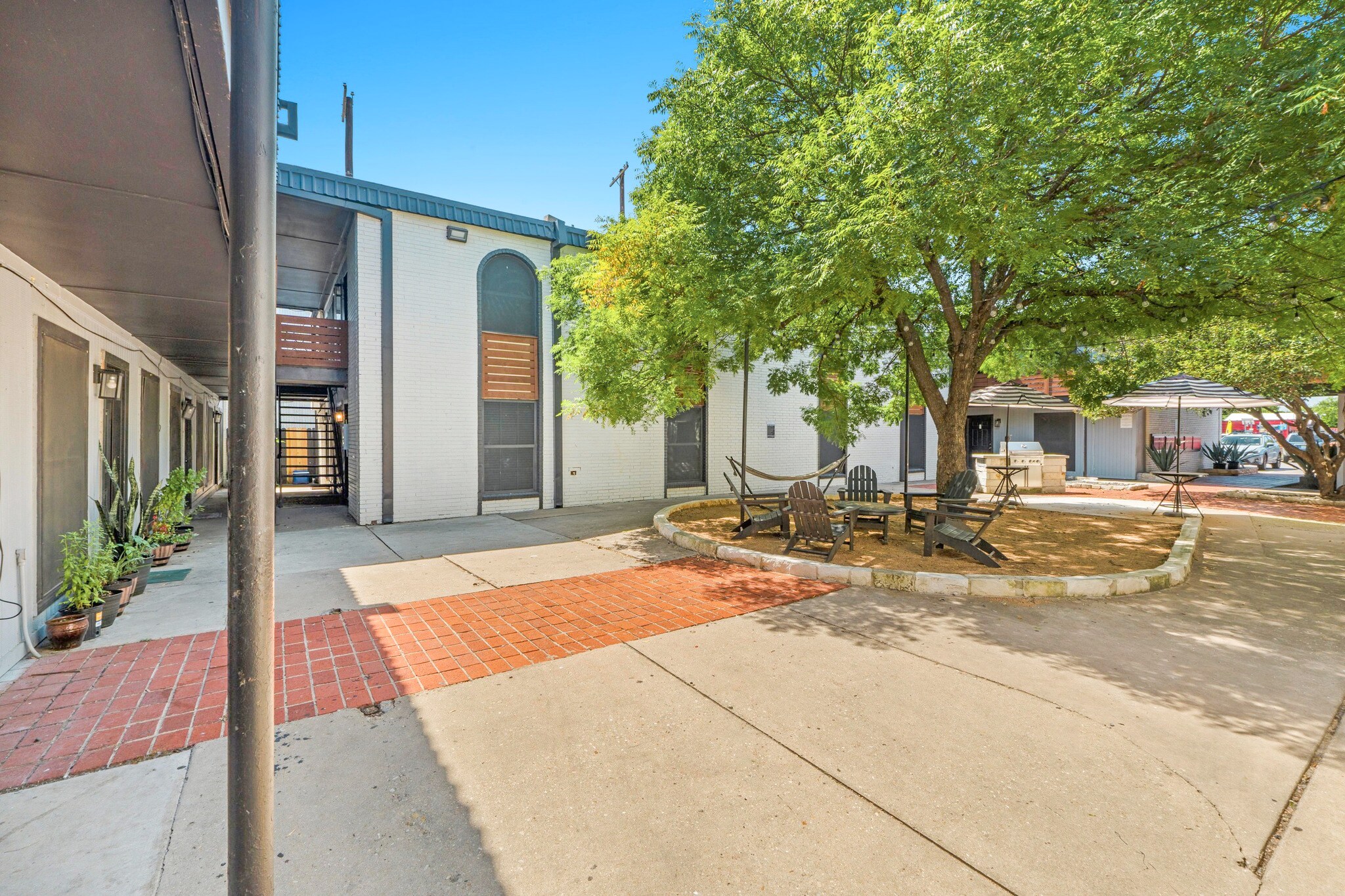 1220 W Anderson Ln, Austin, TX à vendre Photo de l’immeuble– Image 1 sur 17