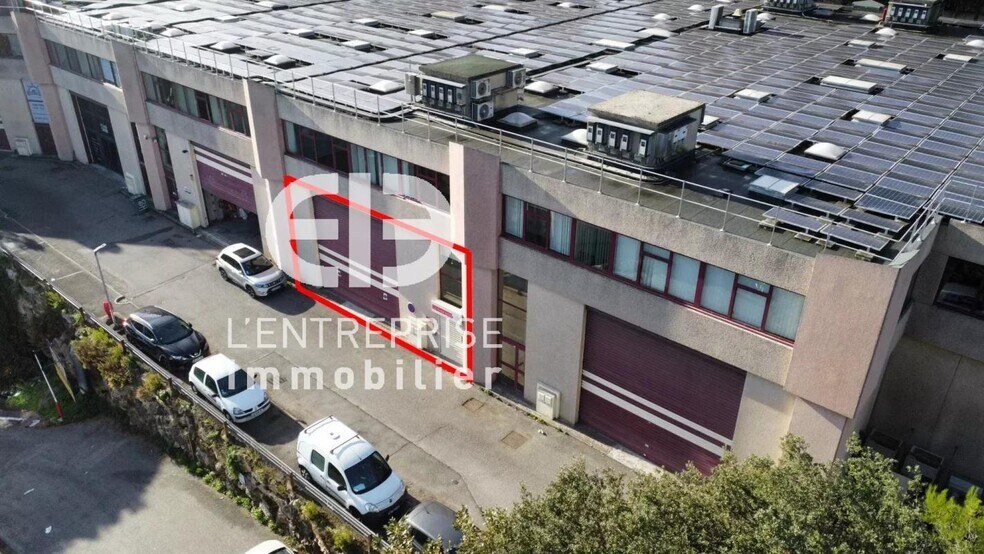 Industriel/Logistique dans Vallauris à louer - Photo de l’immeuble – Image 1 sur 4