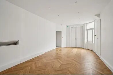 146 Boulevard Haussmann, Paris à louer - Photo de l’immeuble – Image 3 sur 7