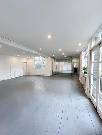 Plus de détails pour 13 Tottenham Mews, Londres - Bureau à louer