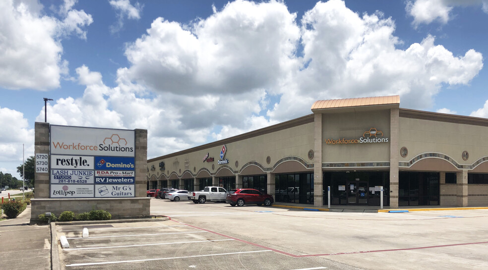 5730 W Broadway St, Pearland, TX à louer - Photo de l’immeuble – Image 1 sur 6