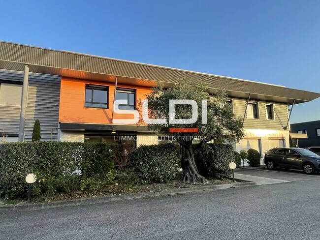 Plus de détails pour Local d’activités à vendre