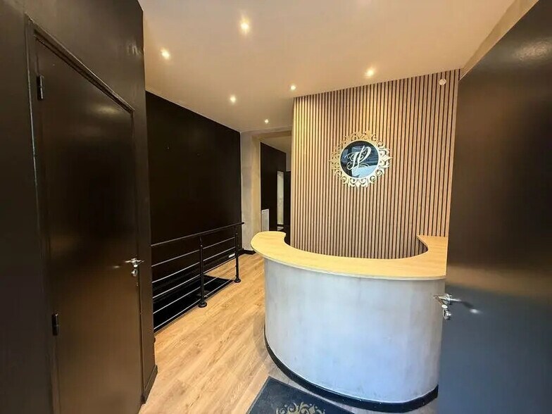 Bureau dans Paris à vendre - Hall d’entrée – Image 3 sur 13