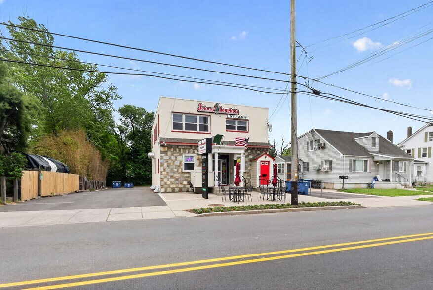 411 W Bridge St, Morrisville, PA à vendre - Photo de l’immeuble – Image 3 sur 30