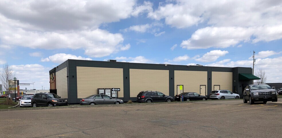 6056 47th St, Leduc, AB à louer - Photo de l’immeuble – Image 3 sur 5