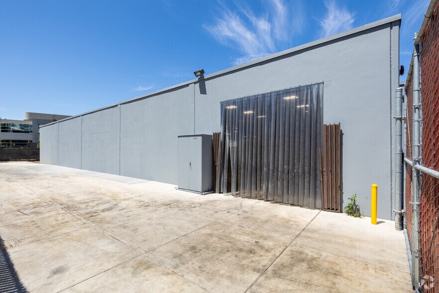 138 Jefferson Dr, Menlo Park, CA à louer - Photo de l’immeuble – Image 3 sur 17