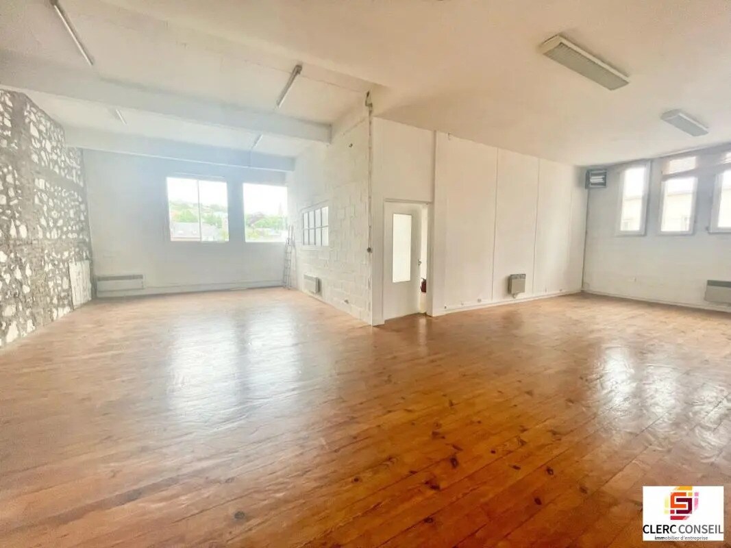 Bureau dans Rouen à louer Photo de l’immeuble– Image 1 sur 10