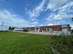 4471 Michoud Blvd, New Orleans, LA à louer Photo de l’immeuble– Image 1 sur 8