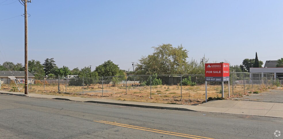 2640 Willow Pass Rd, Bay Point, CA à vendre - Photo de l’immeuble – Image 2 sur 6