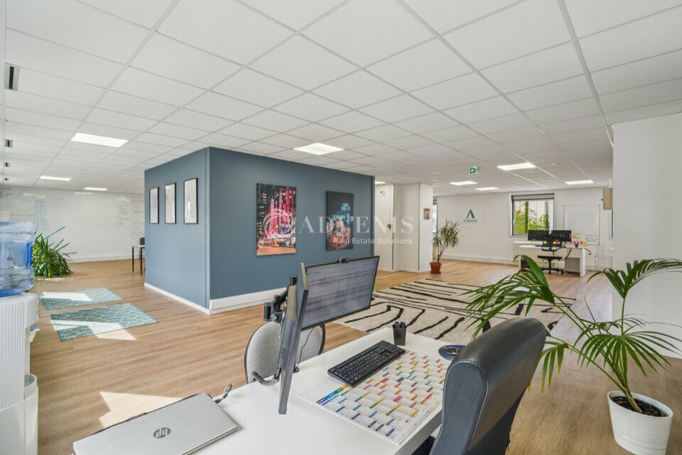 Bureau dans Noisy-le-Grand à vendre Photo intérieure– Image 1 sur 13