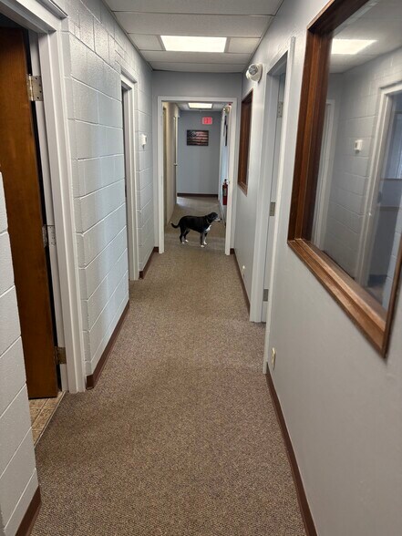 4155 Martindale Rd NE, Canton, OH à louer - Photo de l’immeuble – Image 1 sur 6