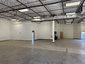 459-599 Spencer Ln, San Antonio, TX à louer Photo intérieure– Image 2 sur 8